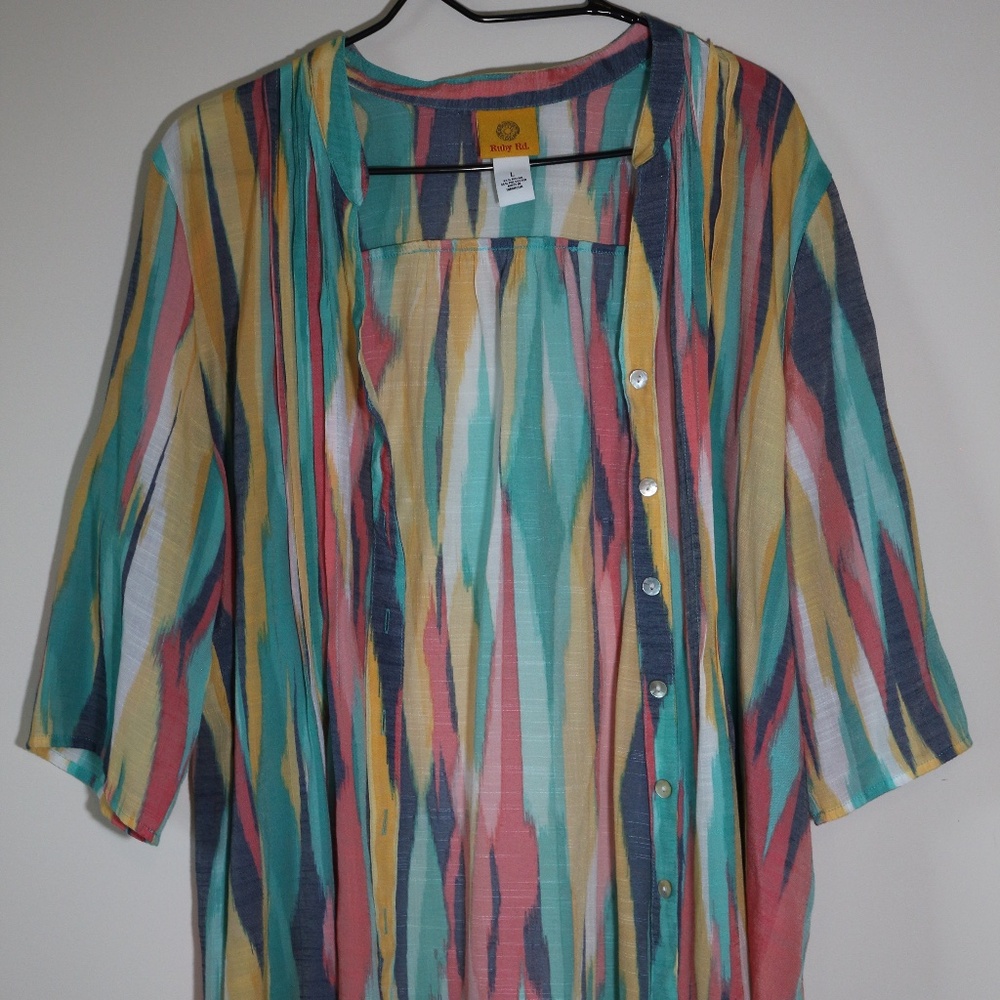 Ruby Rd 3/4 Sleeve Flowy Button Up (Large)